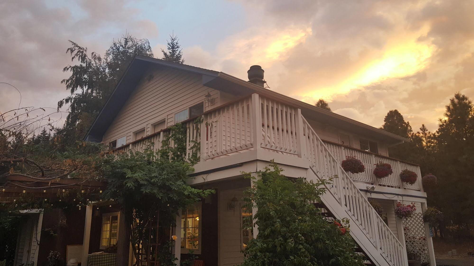 Rubyjune Inn White Salmon Esterno foto